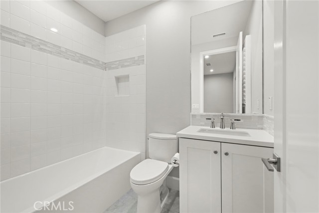 Detail Gallery Image 30 of 45 For 101 Artista, Irvine,  CA 92602 - 4 Beds | 4 Baths