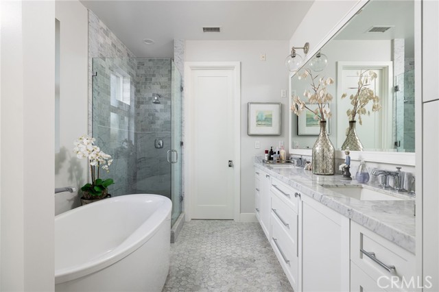 Detail Gallery Image 24 of 52 For 428 7th, Huntington Beach,  CA 92648 - 3 Beds | 3/1 Baths