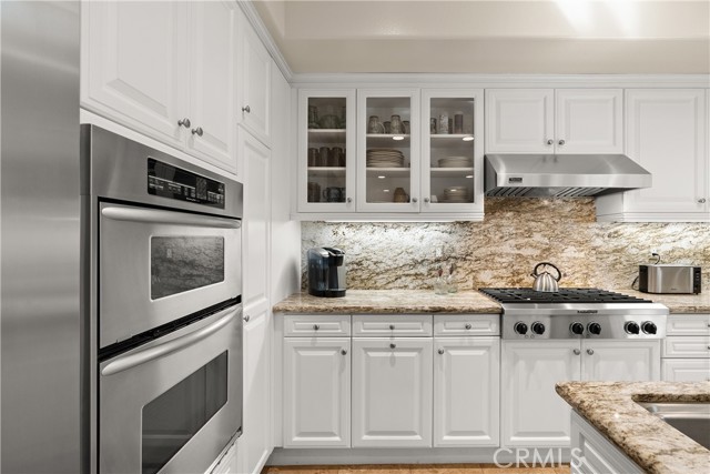 Detail Gallery Image 7 of 22 For 2501 Bungalow Pl #1,  Corona Del Mar,  CA 92625 - 2 Beds | 2/1 Baths