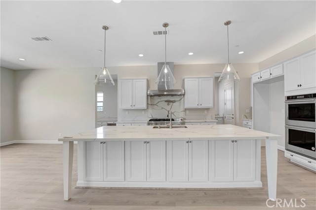 Detail Gallery Image 5 of 40 For 21201 Wildflower Way, Chatsworth,  CA 91311 - 5 Beds | 5 Baths