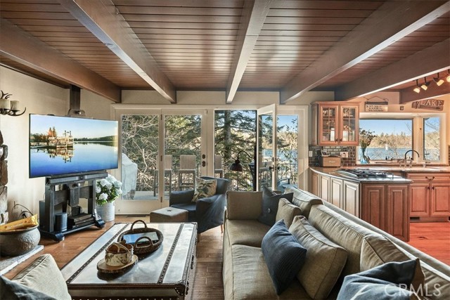 Detail Gallery Image 7 of 41 For 28906 Palisades Dr, Lake Arrowhead,  CA 92352 - 4 Beds | 3/1 Baths