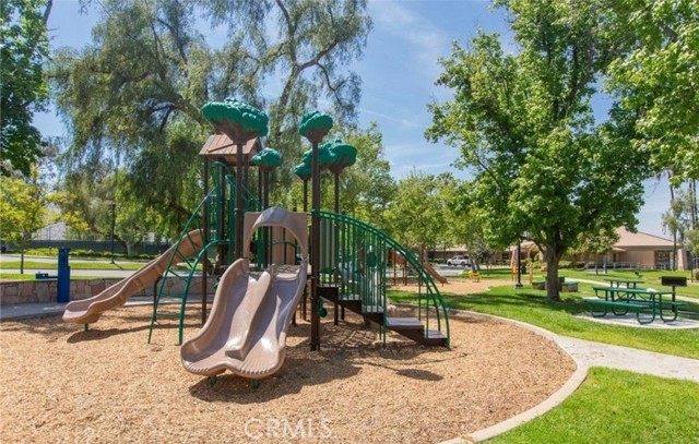 Detail Gallery Image 19 of 26 For 10075 Desert Mallow, Moreno Valley,  CA 92557 - 5 Beds | 3 Baths
