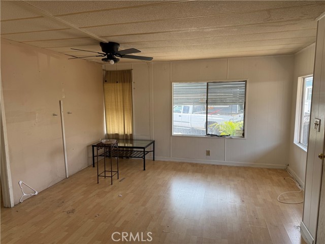 16600 Orange Avenue, Paramount CA: https://media.crmls.org/medias/c2b94846-a7c3-4a4d-84a5-9dd395cc3a7f.jpg