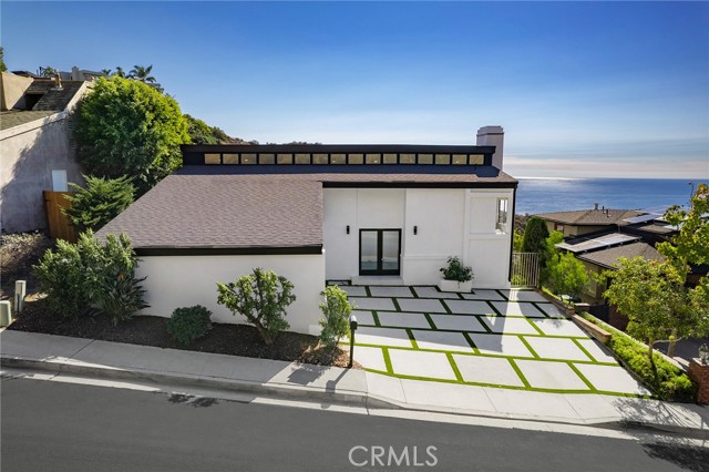 Detail Gallery Image 1 of 53 For 685 Nyes Pl, Laguna Beach,  CA 92651 - 3 Beds | 2/1 Baths