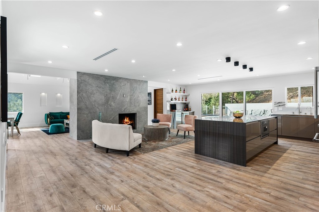 2911 E Chevy Chase DriveGlendale img 60