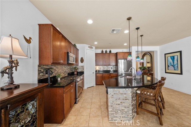 Detail Gallery Image 4 of 75 For 1517 via Rojas, Hemet,  CA 92545 - 2 Beds | 2 Baths