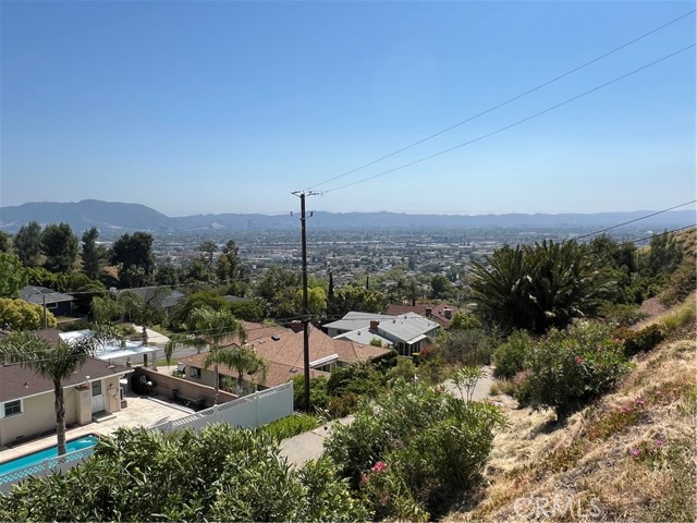 Detail Gallery Image 13 of 15 For 1012 Hamline Pl, Burbank,  CA 91504 - 3 Beds | 2 Baths