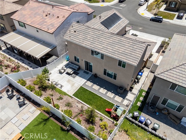 Detail Gallery Image 8 of 36 For 554 Cumberland Rd, Rialto,  CA 92377 - 4 Beds | 3 Baths