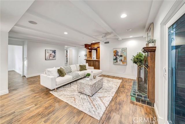 23216 Park Esperanza, Calabasas CA: https://media.crmls.org/medias/c2bac68e-1519-436f-8093-0e157aa76214.jpg