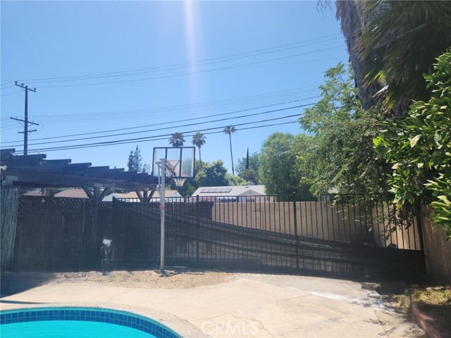 Detail Gallery Image 41 of 41 For 21057 Runnymede St, Canoga Park,  CA 91303 - 3 Beds | 2 Baths