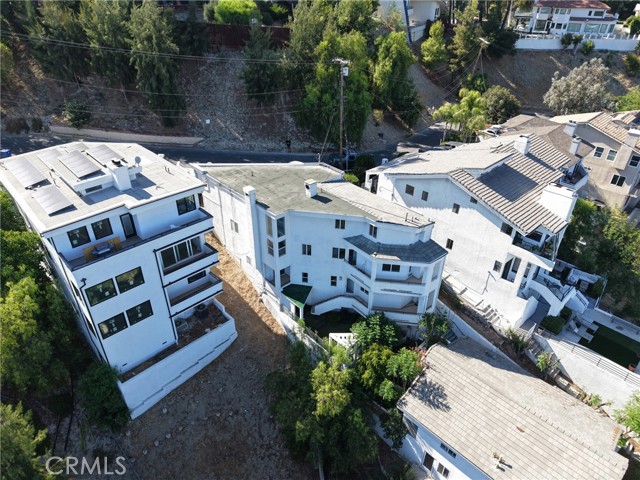 5220 Medina Road, Woodland Hills CA: https://media.crmls.org/medias/c2baefd6-54c0-4c76-bb30-342274aeba15.jpg