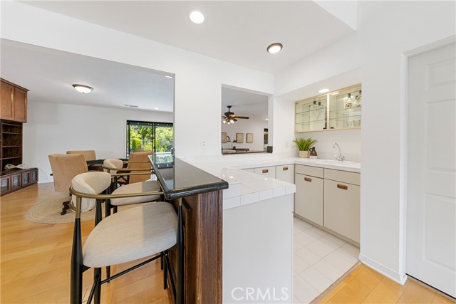 6 Woodland Lane, Arcadia CA: https://media.crmls.org/medias/c2bbc192-024e-4928-b370-70bc5bd3c40d.jpg