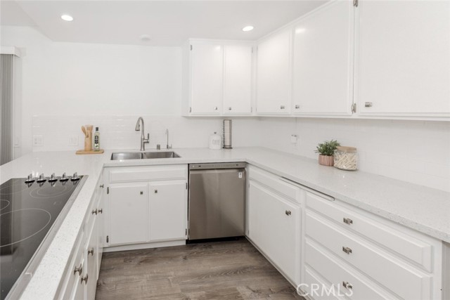 2101 El Arbolita Drive, Glendale CA: https://media.crmls.org/medias/c2bbcb34-794c-46d8-8e63-156e8d59142d.jpg