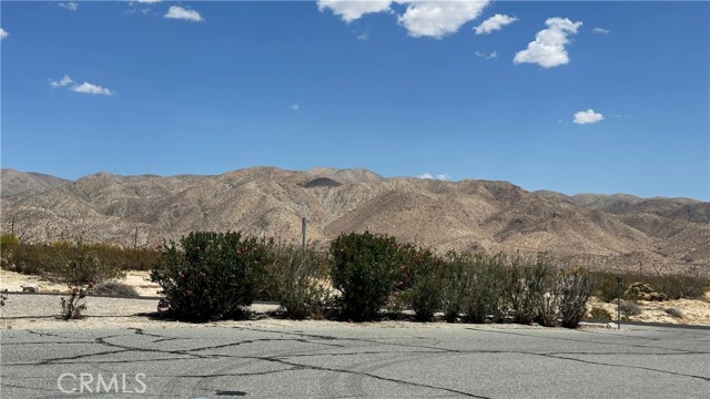 69481 Midpark Drive, Desert Hot Springs CA: https://media.crmls.org/medias/c2bc293e-710e-42e0-bc06-388661d5f4b7.jpg