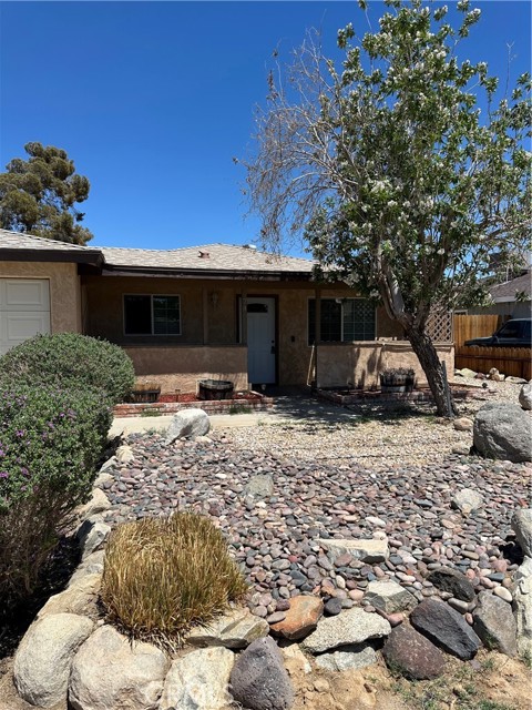 Detail Gallery Image 2 of 12 For 740 W Church Ave, Ridgecrest,  CA 93555 - 3 Beds | 2 Baths