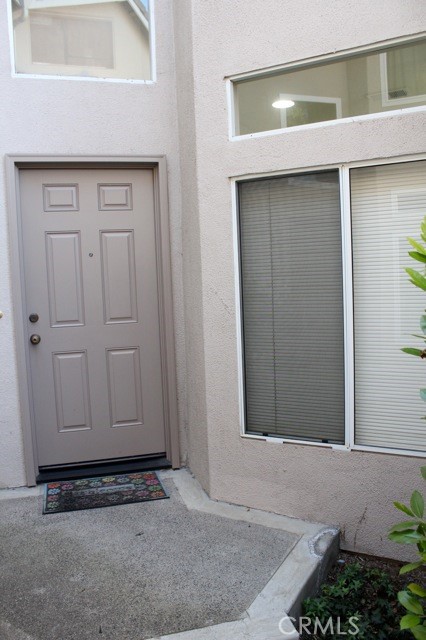 Detail Gallery Image 3 of 9 For 28456 Yosemite Dr, Lake Forest,  CA 92679 - 3 Beds | 3 Baths