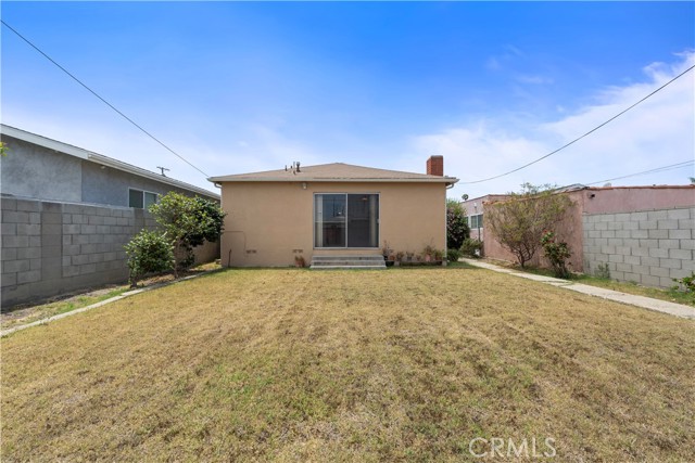 1630 Lakme Avenue, Wilmington CA: https://media.crmls.org/medias/c2be0ee4-3792-44e0-a85b-a905406308f0.jpg