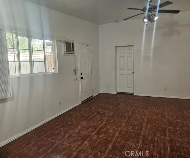 17537 Tuba, Northridge CA: https://media.crmls.org/medias/c2be4038-94a0-4379-9648-841c9b81ec5e.jpg