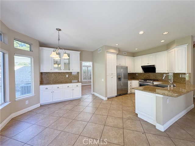 Detail Gallery Image 10 of 38 For 13770 Evening Terrace Dr, Chino Hills,  CA 91709 - 4 Beds | 3 Baths