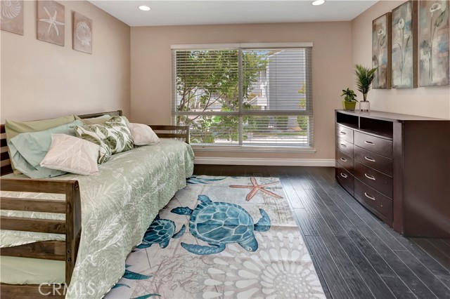 Detail Gallery Image 9 of 26 For 2 Escapade Ct, Newport Beach,  CA 92663 - 3 Beds | 3 Baths