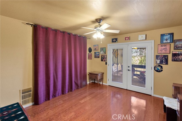 6375 Arrowhead Lake Road, Hesperia CA: https://media.crmls.org/medias/c2bfa58e-44b8-4fff-9525-aabbf91141a5.jpg