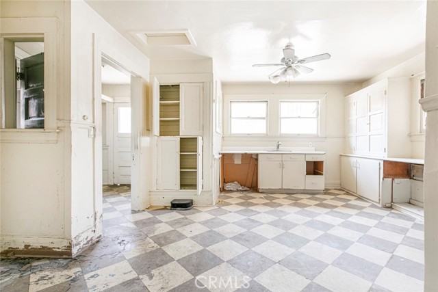 Detail Gallery Image 13 of 61 For 325 S Los Robles Ave, Pasadena,  CA 91101 - – Beds | – Baths