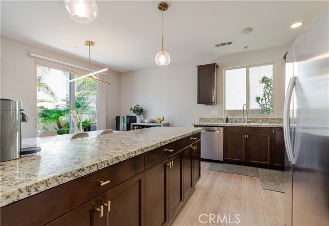 Detail Gallery Image 10 of 55 For 12017 Rock Creek Ct, Hawthorne,  CA 90250 - 4 Beds | 2/1 Baths