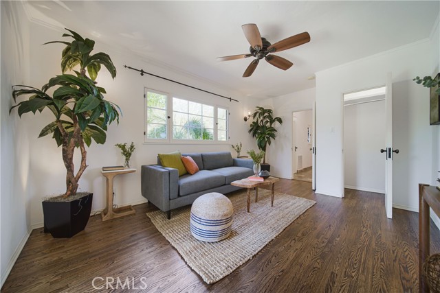 516 E Stocker Street, Glendale CA: https://media.crmls.org/medias/c2c10869-29af-40b4-a240-7d580d95d7e7.jpg