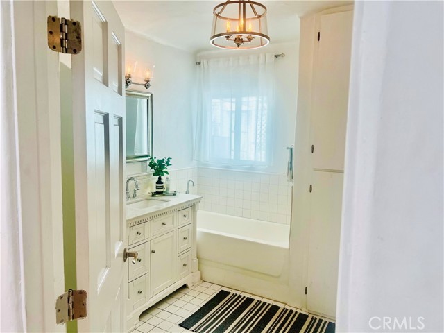 Detail Gallery Image 7 of 17 For 5431 Agnes Ave, Valley Village,  CA 91607 - 2 Beds | 2 Baths
