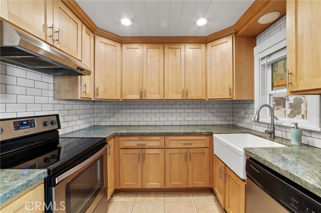 Detail Gallery Image 6 of 37 For 479 E 1st, Tustin,  CA 92780 - 2 Beds | 1/1 Baths