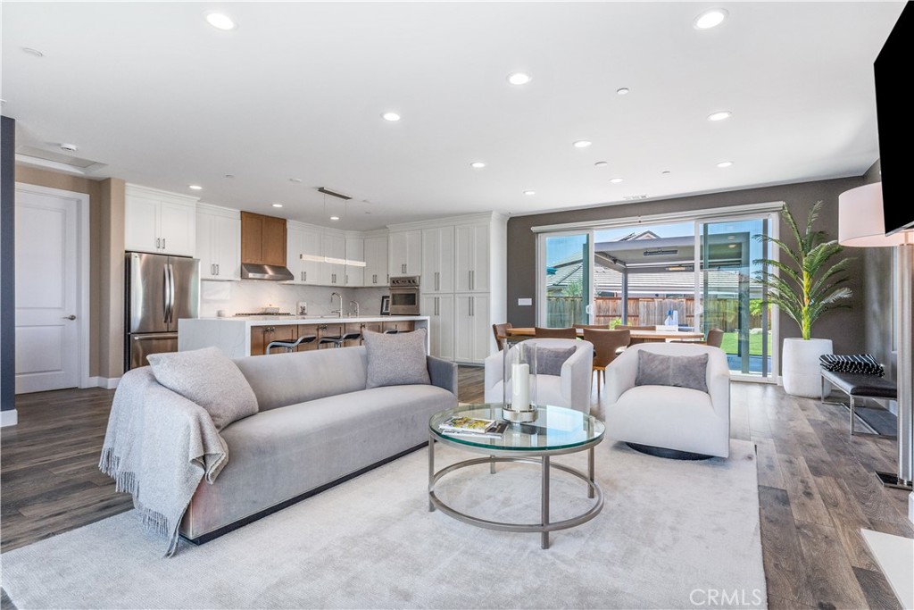 686 Prosecco Lane
