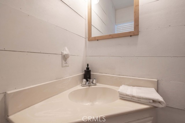 Detail Gallery Image 35 of 43 For 721 Bear Mountain Rd, Big Bear City,  CA 92314 - 3 Beds | 2/1 Baths