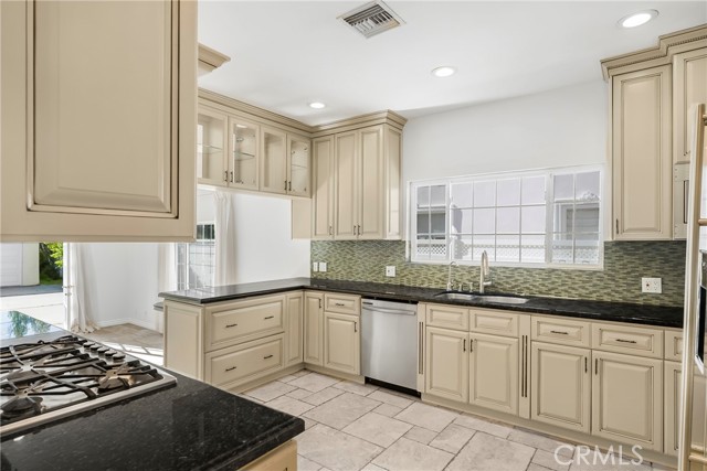 Detail Gallery Image 7 of 26 For 5111 Rubio Ave, Encino,  CA 91436 - 3 Beds | 3 Baths