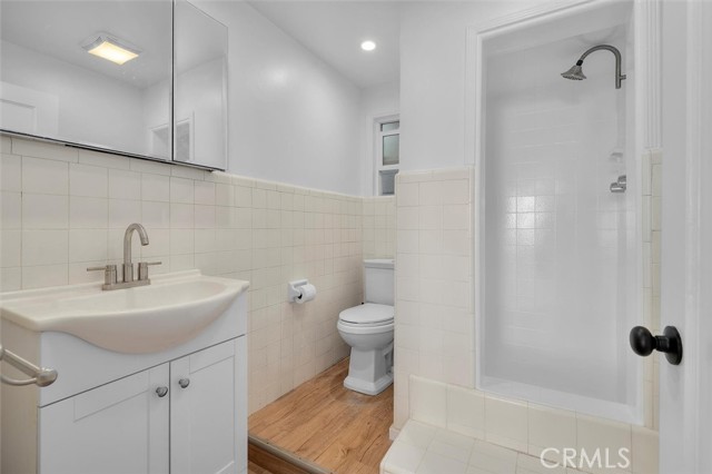225 42nd Street, Manhattan Beach CA: https://media.crmls.org/medias/c2c27a8d-1cc9-42ba-86d5-7df7660c5587.jpg