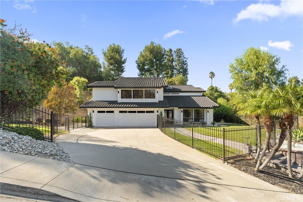 2969 E Hillside Drive