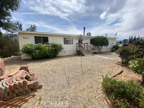 523 Piute Street, Bodfish CA: https://media.crmls.org/medias/c2c334ce-6305-4109-a91e-c593a21cfa24.jpg