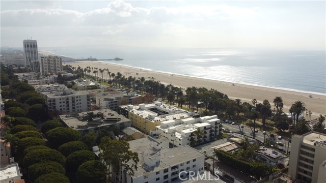 Detail Gallery Image 13 of 24 For 825 Ocean Ave, Santa Monica,  CA 90403 - 20 Beds | 20 Baths