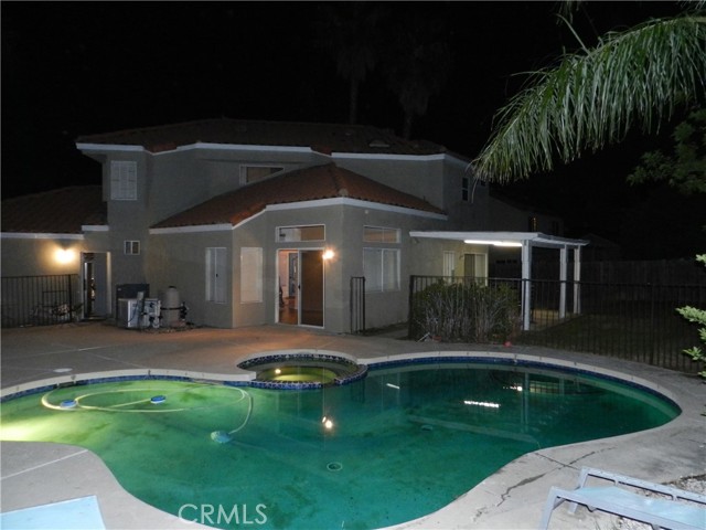 13611 Amanda Street, Fontana CA: https://media.crmls.org/medias/c2c40f32-6d66-4dce-8ae0-b7ce0f52a4e1.jpg