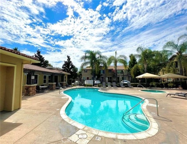 Detail Gallery Image 8 of 12 For 30505 Canyon Hills Rd #406,  Lake Elsinore,  CA 92532 - 3 Beds | 2/1 Baths