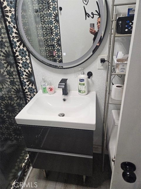 Detail Gallery Image 7 of 16 For 19263 Easton, Rialto,  CA 92376 - 3 Beds | 1/1 Baths