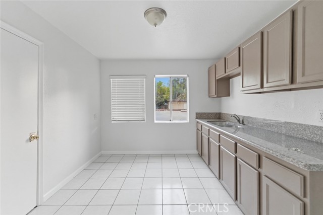 Detail Gallery Image 10 of 28 For 14122 Merced Ave, Baldwin Park,  CA 91706 - 2 Beds | 1 Baths