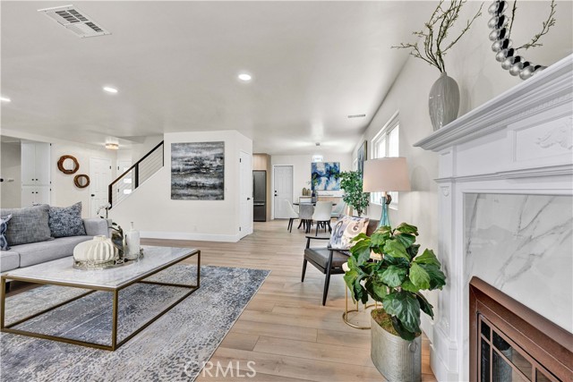 16761 Montclair Lane, Huntington Beach CA: https://media.crmls.org/medias/c2c4be98-0f8a-4518-8657-152730fd1fbd.jpg