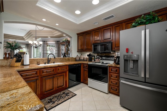 23849 Canyon Lake N Drive, Canyon Lake CA: https://media.crmls.org/medias/c2c4e9ba-2808-41c0-8dce-e42d41e08b7c.jpg