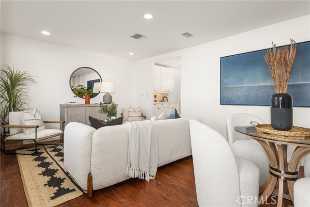 Detail Gallery Image 3 of 65 For 939 Oak St, Costa Mesa,  CA 92627 - 3 Beds | 2 Baths