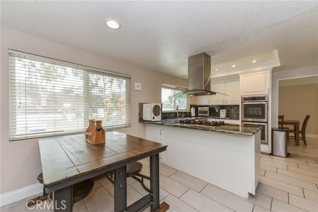 46 Country Wood Drive, Pomona CA: https://media.crmls.org/medias/c2c503d9-3e5f-4329-aa66-8bdf2bd7f7aa.jpg