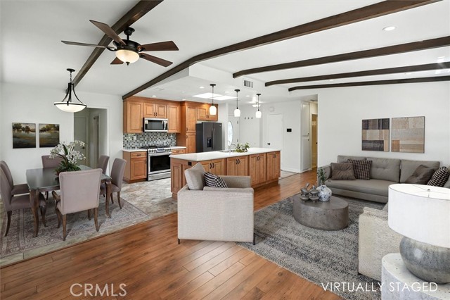 Detail Gallery Image 2 of 46 For 25612 Oakbar Ct, Newhall,  CA 91321 - 4 Beds | 3 Baths