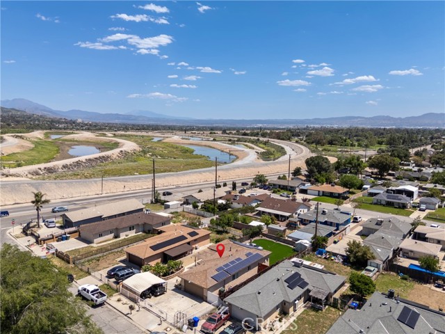 279 E 48th Street, San Bernardino CA: https://media.crmls.org/medias/c2c5e065-8af0-4017-a3df-08195b307bb6.jpg