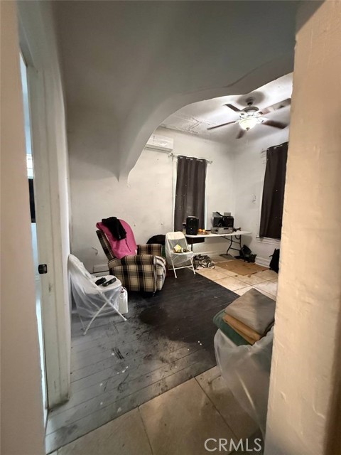 Detail Gallery Image 5 of 19 For 222 E St, Fresno,  CA 93706 - 3 Beds | 1 Baths