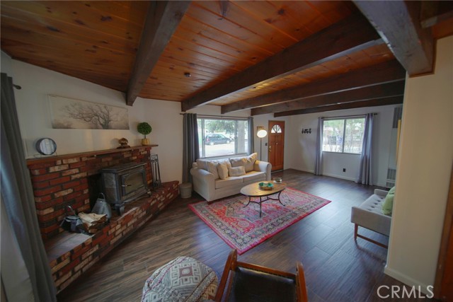 Detail Gallery Image 5 of 25 For 404 W Mojave Bld, Big Bear City,  CA 92314 - 3 Beds | 1/1 Baths
