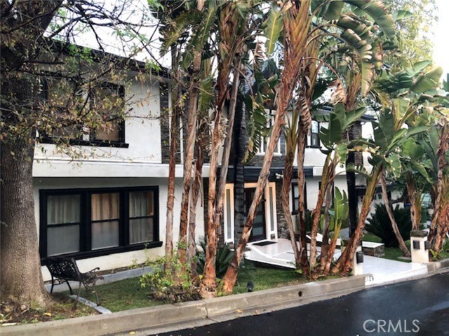 Detail Gallery Image 2 of 42 For 5128 Llano, Woodland Hills,  CA 91364 - 3 Beds | 3 Baths